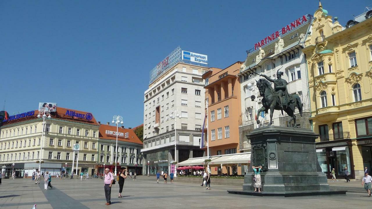 Main Square Oval Apartment Zagreb Bagian luar foto